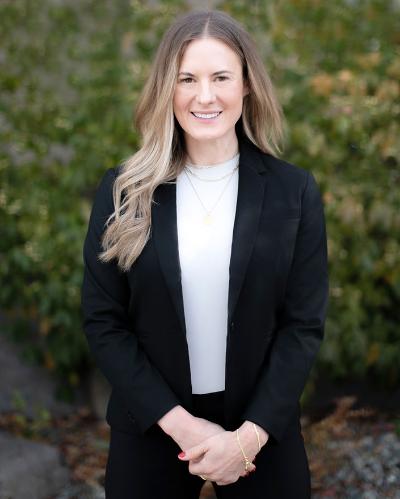 picture of LMU SOE staffer Ashley Ireland