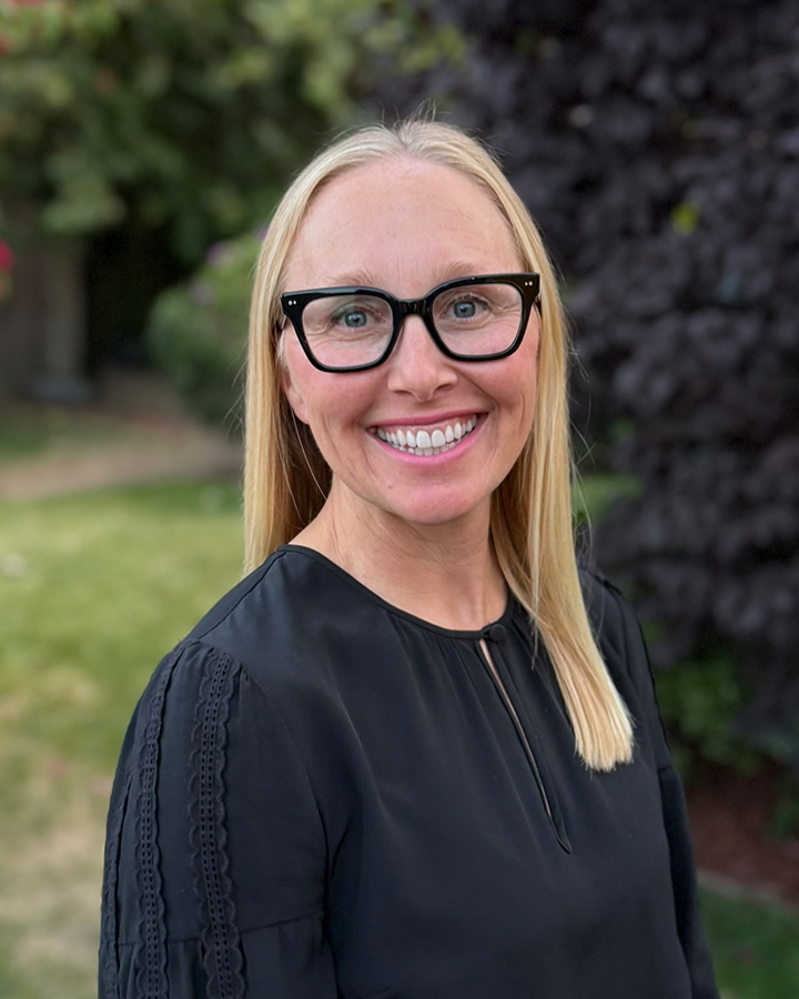 Jolie Delja Portrait